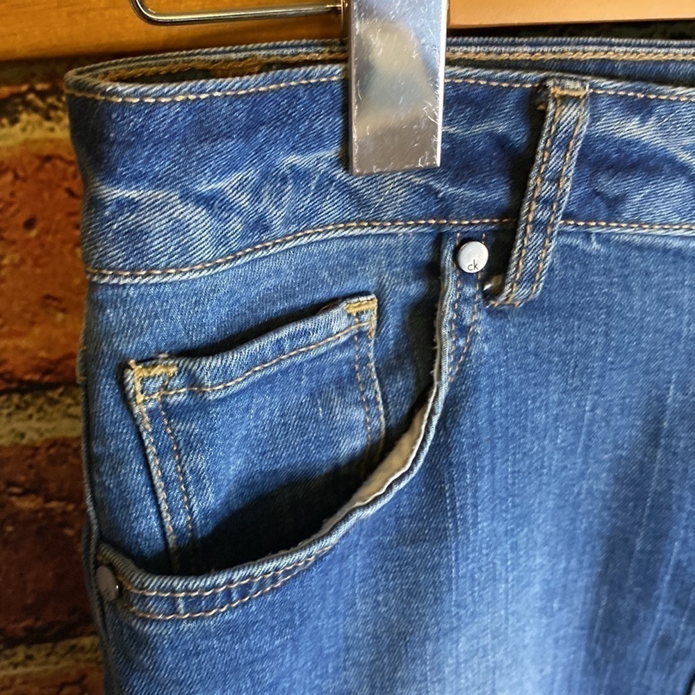 Calvin Klein Medium Wash Pencil Jean Skirt Size 27 - Picture 6 of 12